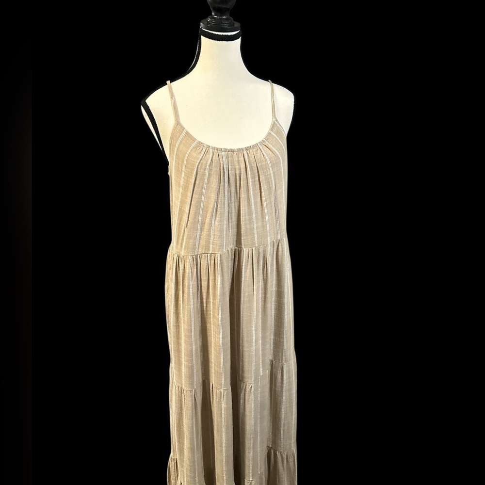 Elegant Tan Maxi Dress - Picture 2 of 7